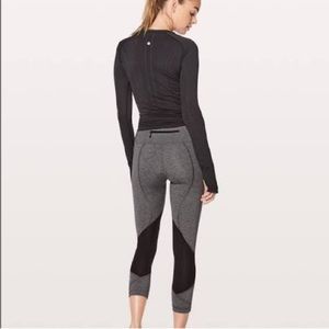 Lululemon - Grey & Black pace rival pocket capri